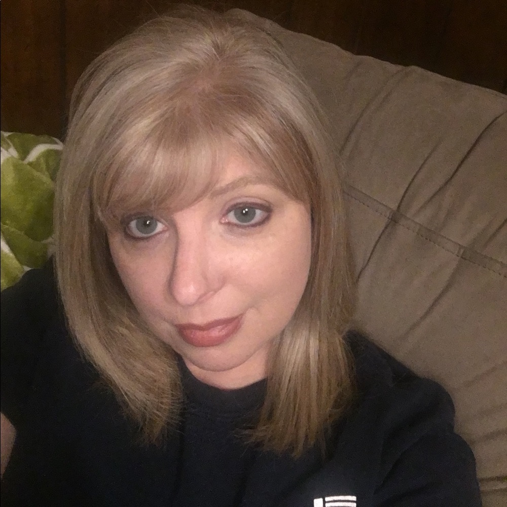 Meet your Posher, Carrie